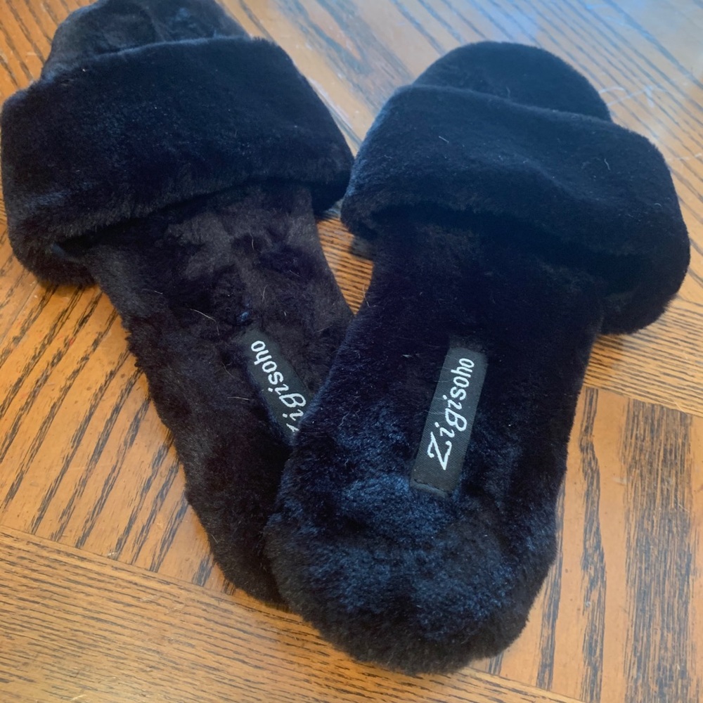 Fur Slippers - Picture 3 of 4